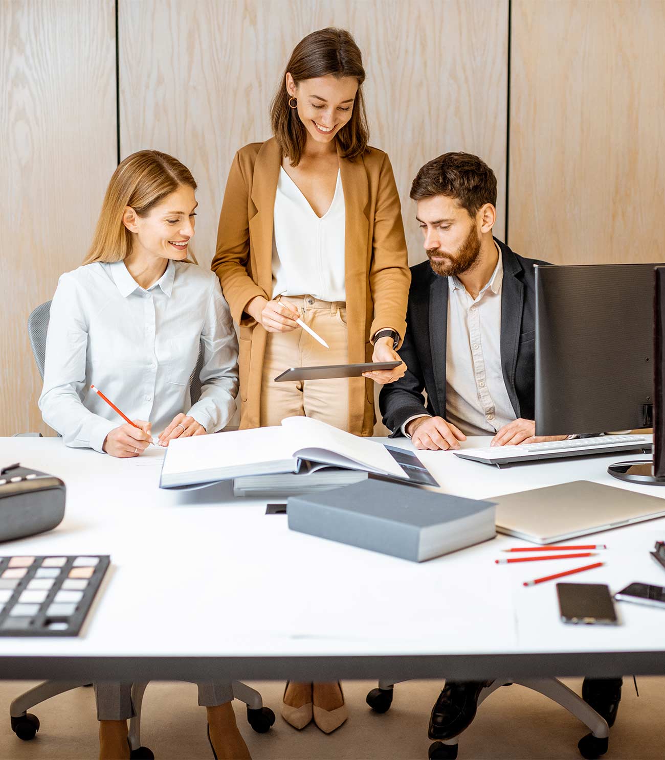 Interactive Management Co Teamwork - Interactive Management Solutions